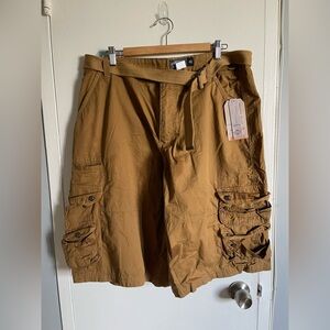 Nwt Men's Cargo Shorts with Pockets. New, Size 40. 100% Cotton